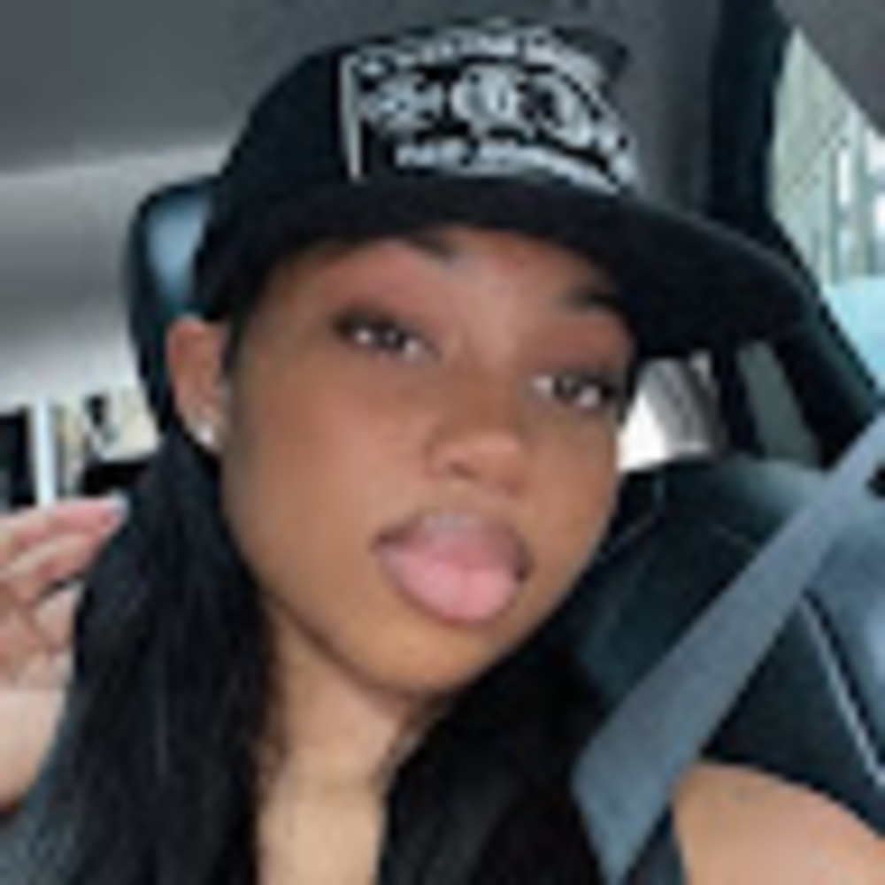 Meet your Posher, Thea